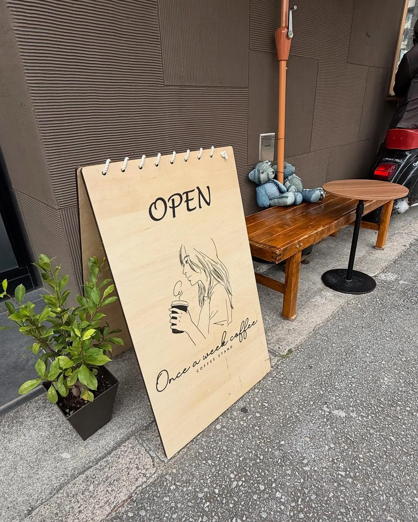 崇元寺跡地の隣にあるシナモンロール✨